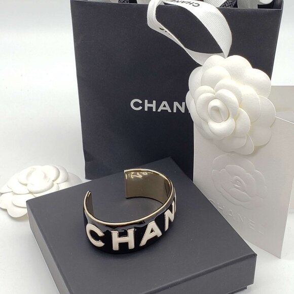 100% Authentic CHANEL BANGLE Brand New - Picture 15 of 16